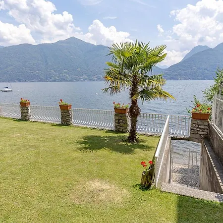 Lakefront With Access Acquaseria